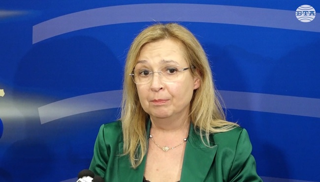 Посланието, че еврозоната ще доведе до по-добри възможности за икономиката, е необходимо, посочи председателят на ИСС Зорница Русинова