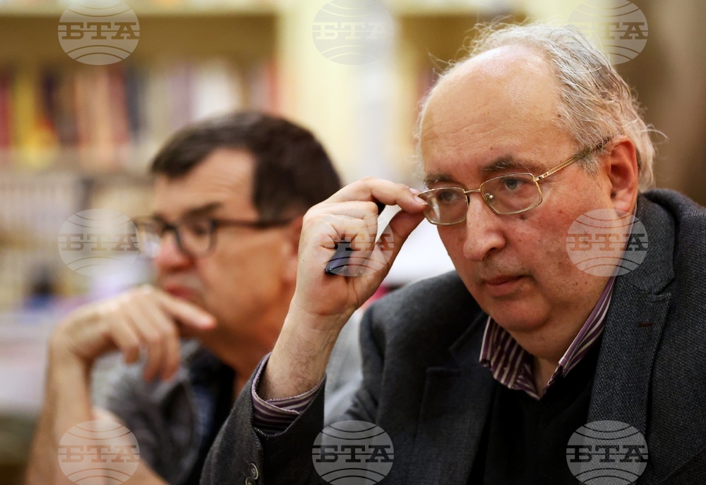 Италианският философ Джорджо Агамбен показва по-малко познатото си лице в книгата "Пилат и Иисус", каза Тони Николов