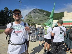 Венелин Петров е комендант на група от 22-ма души в Националния поход и върви по ботевите стъпки 20 години