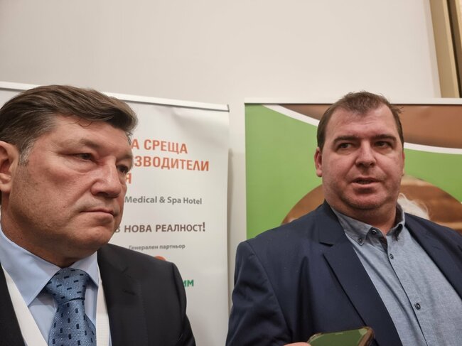 България ще се противопостави на намерението на ЕК за приравняване на естествените етерични масла към химически продукти, каза министър Гечев