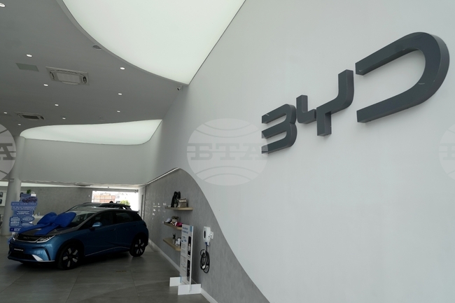 Бъфет окончателно се е разделил с акциите си в китайската компания Би Уай Ди 