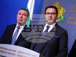 Министерски съвет - Даниел Митов - брифинг