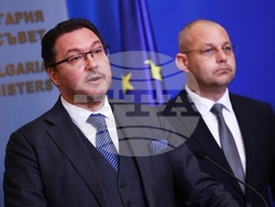 Министерски съвет - Даниел Митов - брифинг