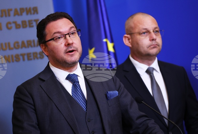 Купуването на икони като средство за намаляване на пътния травматизъм е въведено от кабинета на Кирил Петков с вътрешен министър Бойко Рашков, заяви министър Митов