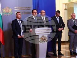 Министерски съвет - Даниел Митов - брифинг