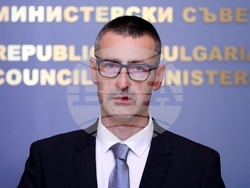 Министерски съвет - Даниел Митов - брифинг