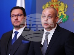 Министерски съвет - Даниел Митов - брифинг