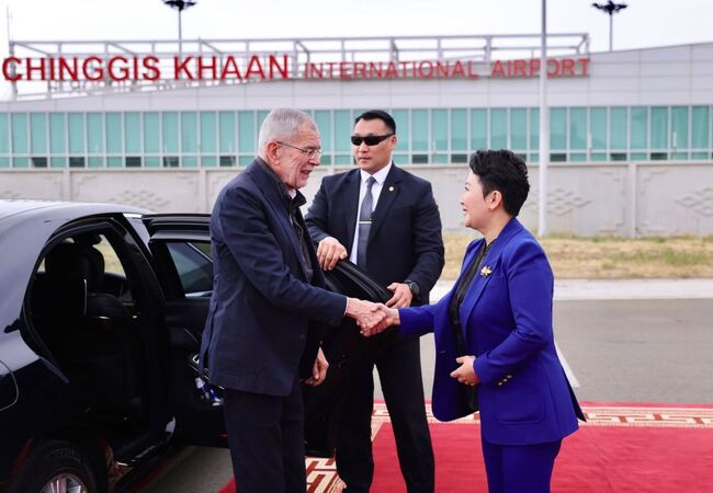 МОНЦАМЕ: Приключи посещението на президента на Австрия в Монголия 