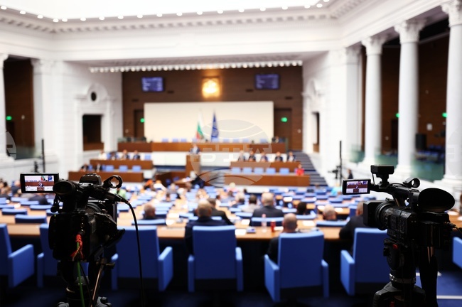 Председателите на ДАНС, ДАР и ДАТО да не се назначават с указ на президента предлага управляващата коалиция 