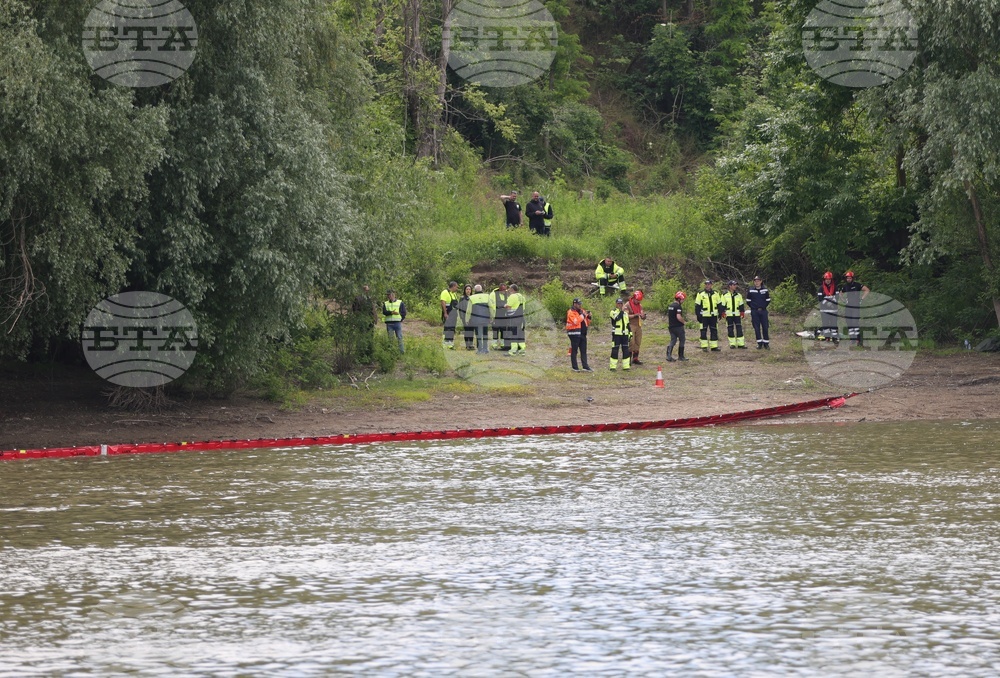 Oil Spill Containment Exercise Takes Place on Danube River near Ruse