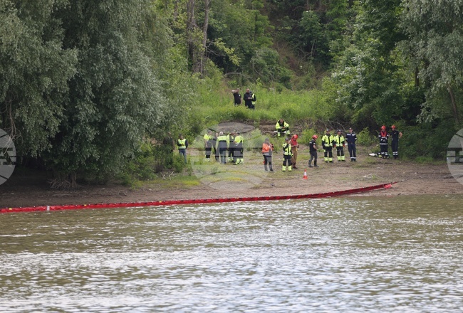 Oil Spill Containment Exercise Takes Place on Danube River near Ruse