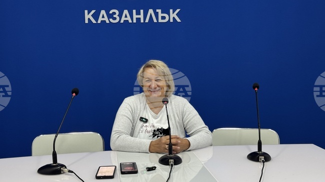 Трябва да говорим за традициите, за да ги запазим поне чрез словото, каза председателят на казанлъшкото читалище "Жар" Тодорка Петкова