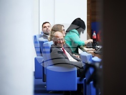 Парламент - Комисия за разкриване на документите и за обявяване на принадлежност на български граждани към Държавна сигурност и разузнавателните служби на Българската народна армия - членове - обсъждане