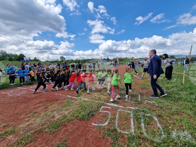 Отборът на Седмо основно училище "Г. С. Раковски" стана победител в VIII издание на лекоатлетическия турнир „Trelleborg и децата на Перник“ 