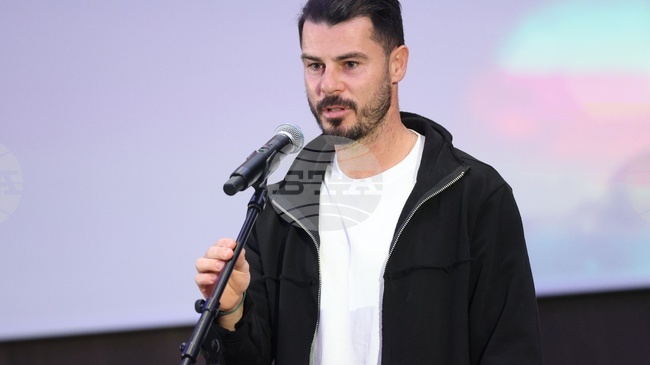 Септември продължи договора на Галин Иванов