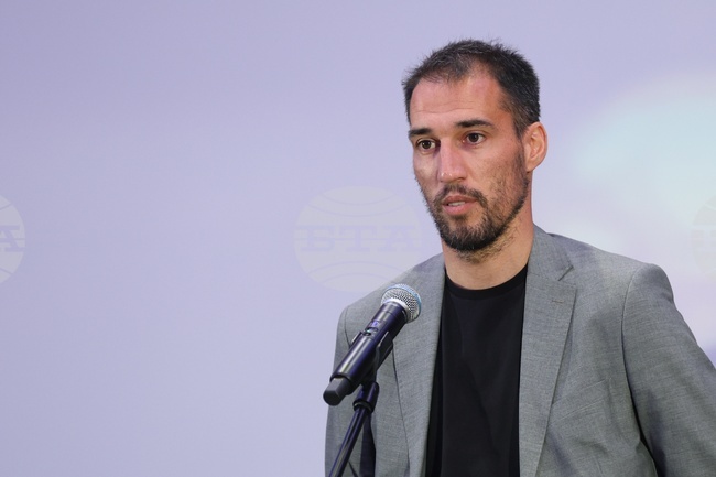 БФС благодари на обявилия днес край на професионалната си кариера Ивелин Попов