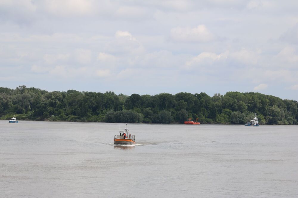 Boat Carrying Tourists Capsizes near Danube Delta in Romania