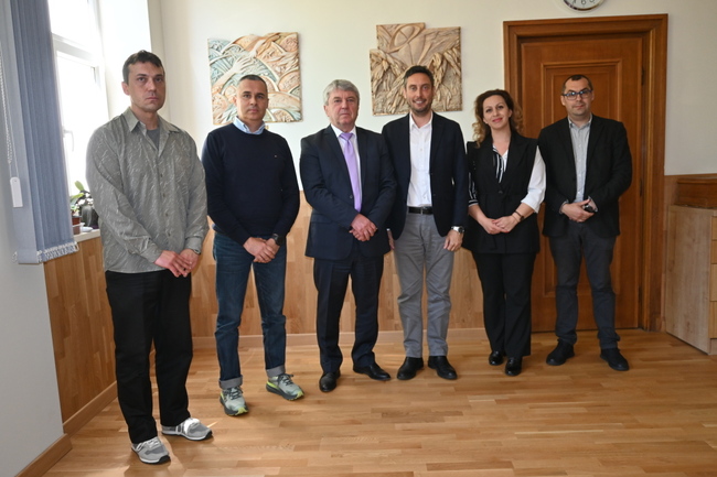 В Лесотехническия университет се проведе работна среща за сътрудничество с международната компания Kastamonu Bulgaria