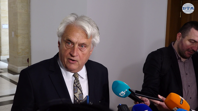 Като министър на вътрешните работи не съм обявявал обществена поръчка за никакви икони, каза Бойко Рашков