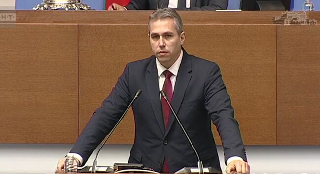 ПП „Възраждане“: Ангел Славчев за позора в парламента - народът мизерства, комисии трупат заплати