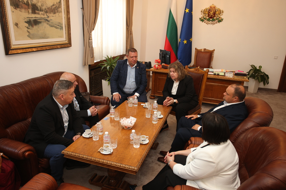 Председателят на Народното събрание Наталия Киселова се срещна с представители на Национална асоциация на председателите на Общински съвети в Република България