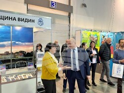 Снимка: Община Видин - Министърът на туризма посети щанда на Община Видин на изложението ВАКАНЦИЯ & СПА