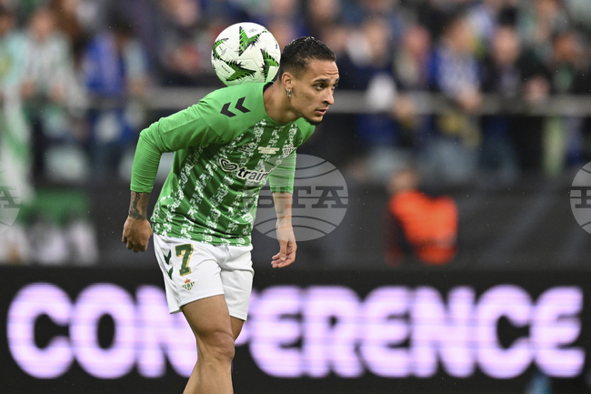 Бразилецът Антони потвърди, че е отказал предложение от Байерн Мюнхен, за да се върне в Бетис