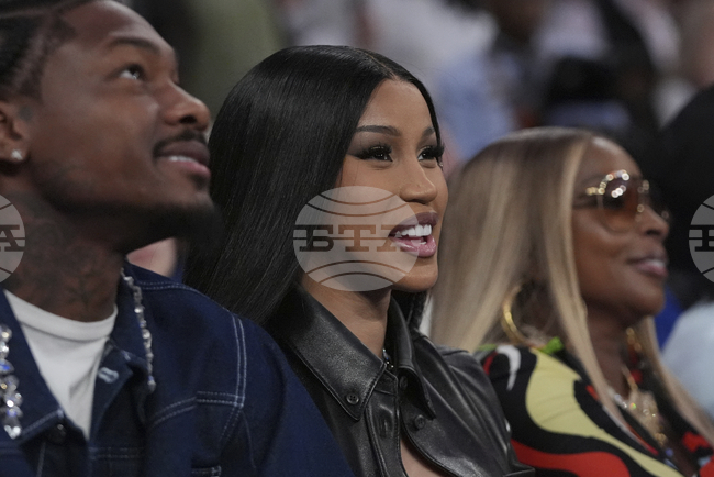 Рап певицата Карди Би чака четвърто дете