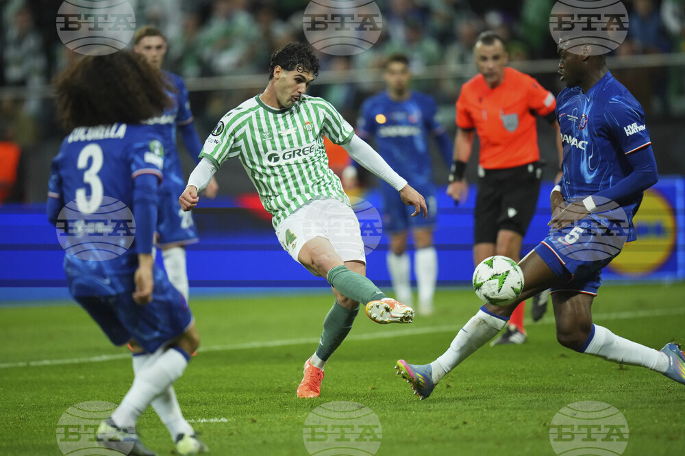 Атлетико Мадрид предлага 30 милиона евро за халфа на Бетис Кардосо