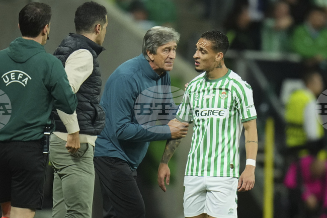 Пелегрини иска да продължи договора си с Бетис