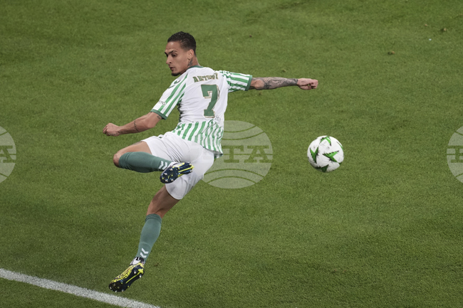 Комо се опита да привлече Антони