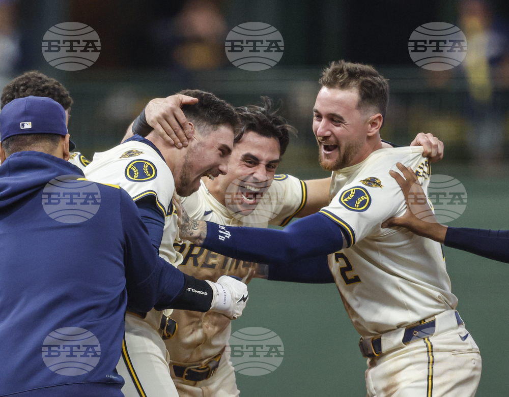 Red Sox Brewers Baseball