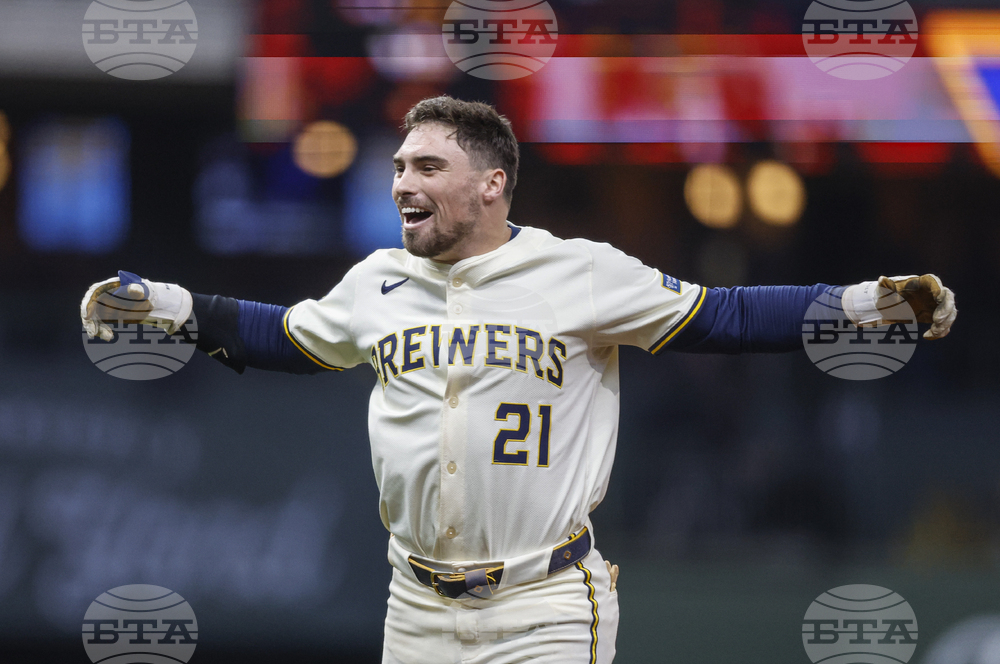 Red Sox Brewers Baseball