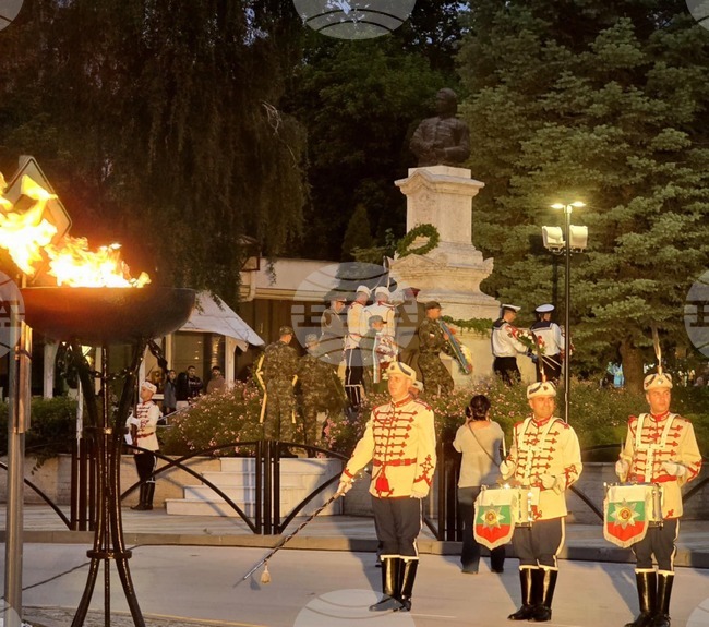 В Горна Оряховица почетоха героите от Априлското въстание