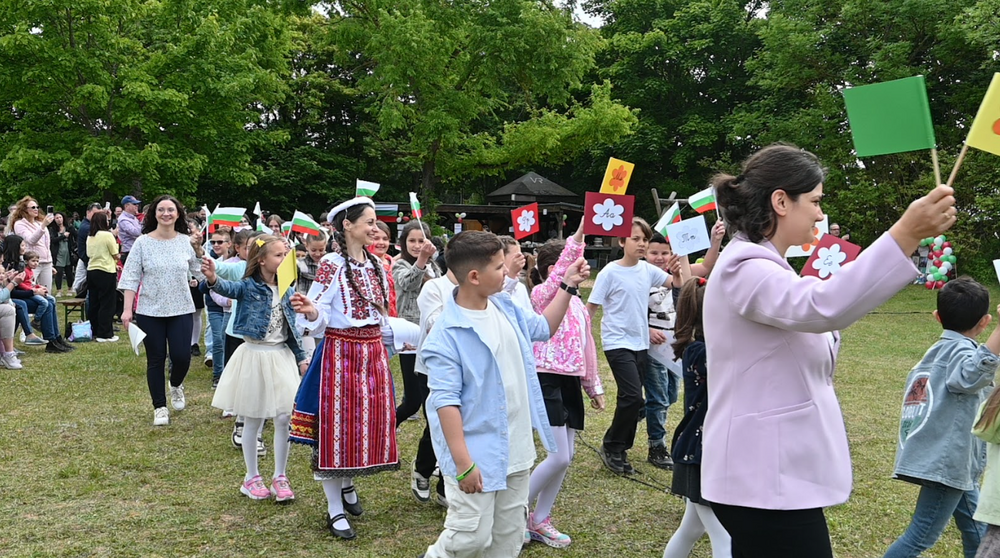Българските училища в консулския окръг на Генералното консулство на България във Франкфурт тържествено отбелязаха 24 май