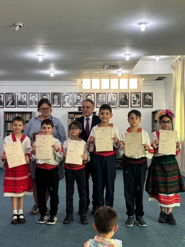 С тържество за 24 май Българското неделно училище в Кувейт закри учебната година