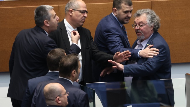 Vazrazhdane and CC-DB Clash in Parliament over Study of Russian Language in School
