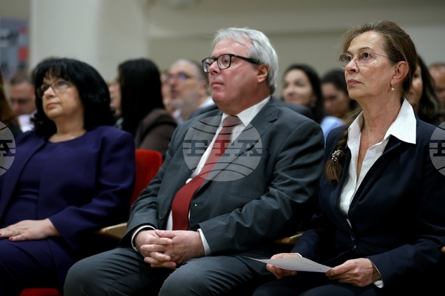 Германия и Франция подкрепят усилията на България за членство в еврозоната, посочиха посланиците на двете страни у нас