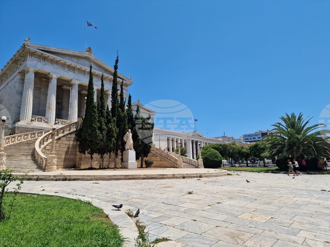 Специална квота ще бъде запазена тази година в Гърция за студенти от региони, засегнати от пожари и земетресения