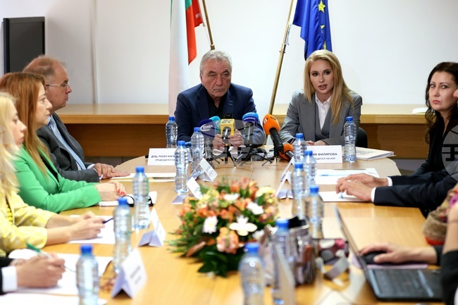 КЗК и КЗП предприемат спешни мерки срещу евентуален спекулативен ръст на цените във връзка с предстоящото въвеждане на еврото в България