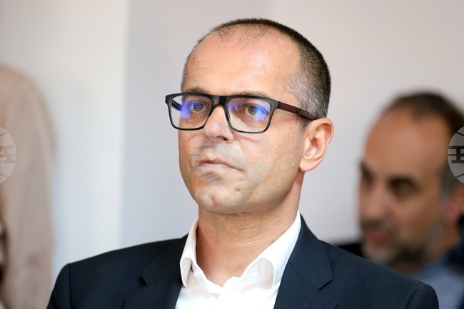 Въвеждането на еврото не е само финансова операция, а ангажираност към бъдещето на страната, заяви вр. и.д. председател на КЗП Александър Колячев