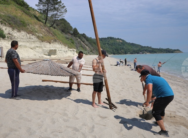 Носителят на "Син флаг" плаж Хижа "Черноморец" край Варна привлича туристи със съхранената природна красота