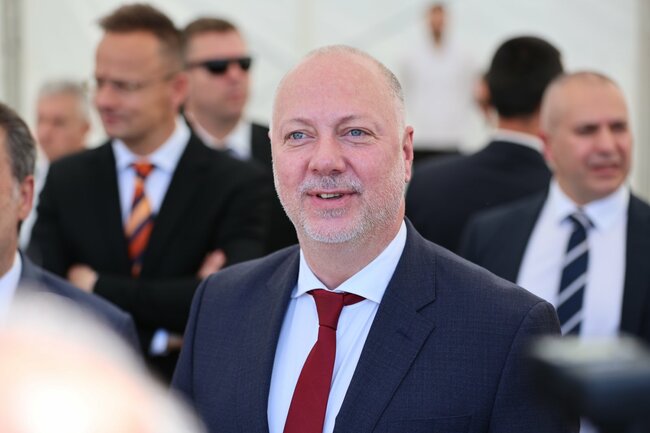 Вертикалният газов коридор има политическа символика и открива възможности за диверсификация, каза премиерът Желязков
