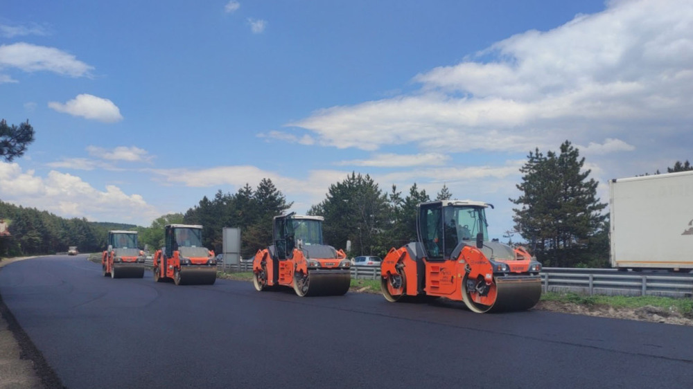 АПИ: От 14 ч. днес ще се полага маркировка в ремонтирания участък в посока Бургас на АМ „Тракия“ в област Пловдив. Шофирайте внимателно
