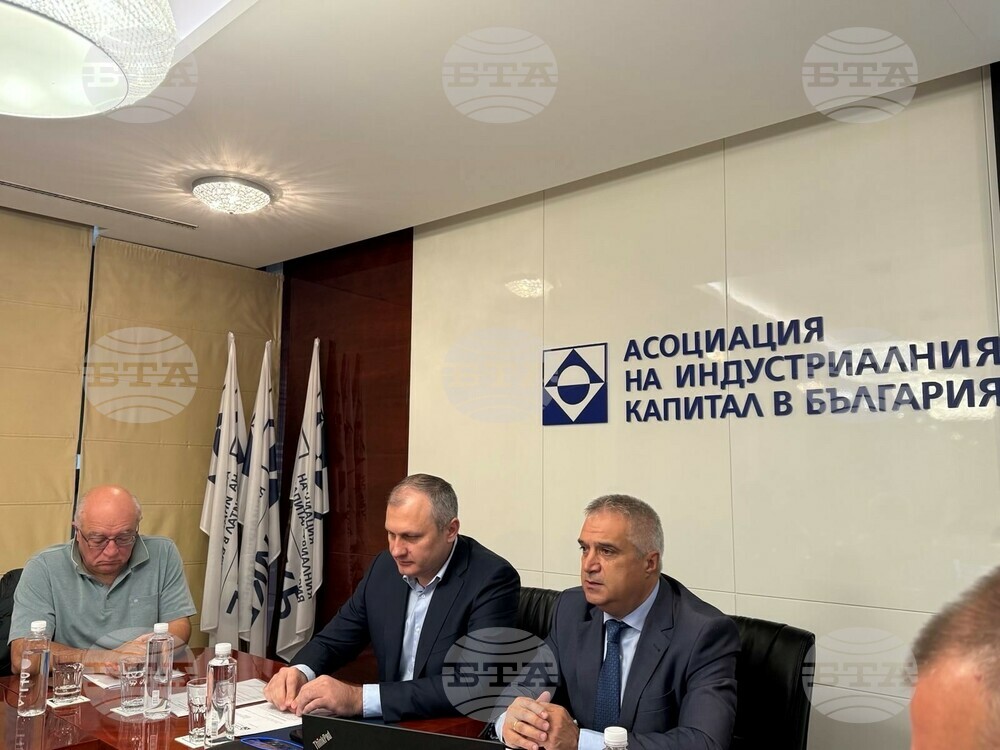 Валентин Мундров пред АИКБ: Квалифицираният електронен подпис става задължителен в държавните администрации