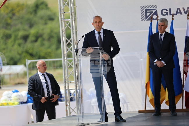 Vertical Gas Corridor Presents Major Engineering Challenges - Contractor