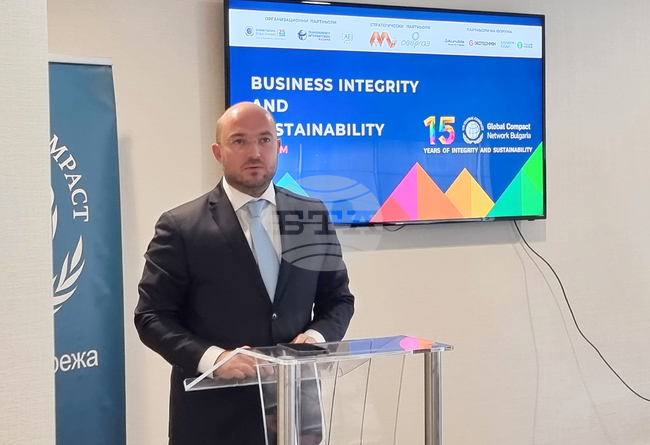 Амбицията ни е законът за лобизма да бъде представен в края на юни, каза министър Георги Георгиев