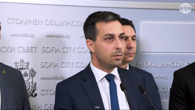 С нагласа сме да не подкрепяме бюджета на София, освен ако не стане нещо революционно, заяви Деян Николов от „Възраждане“