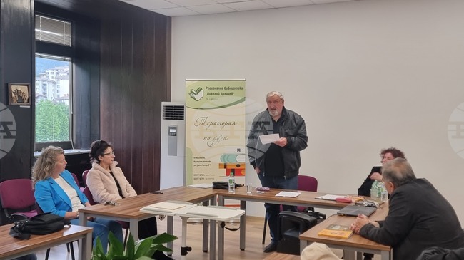 Носителят на литературната награда „Н. Хайтов“ Васил Венински представи книгата си „Божие дърво“