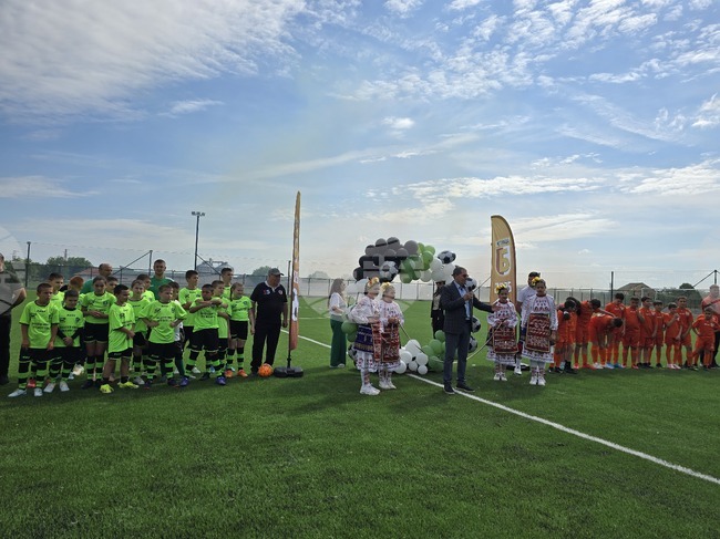 С първи футболен турнир за деца откриха новия стадион „Христо Ботев“ в Летница